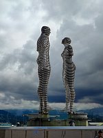 Статуя Али и Нино фото